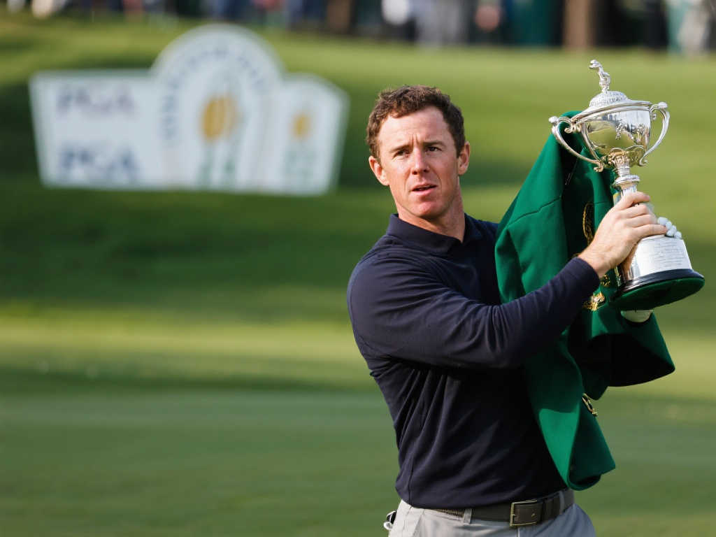 35岁麦克罗伊圆梦绿夹克,成为第六位‘全满贯’得主 35岁麦克罗伊圆梦绿夹克,成为第六位‘全满贯’得主